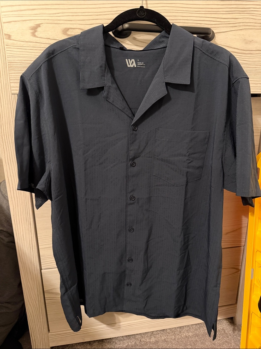 RVCA Men's Short-Sleeve Button-Down Shirt in Dark Blue